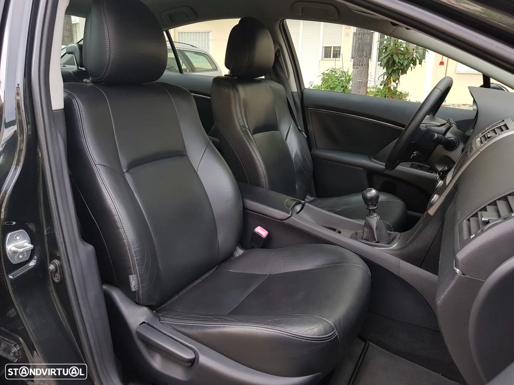 Toyota Avensis SD 2.0 D-4D Exclusive +Pele+GPS - 31