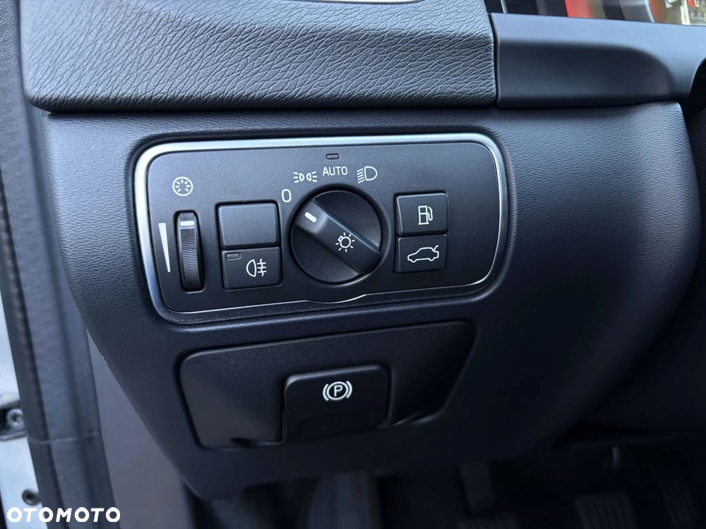 Volvo V60 Cross Country - 30