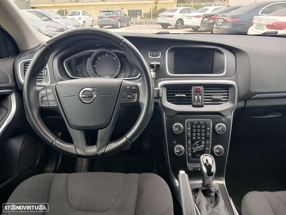 Volvo V40 2.0 D2 Momentum Geartronic - 12