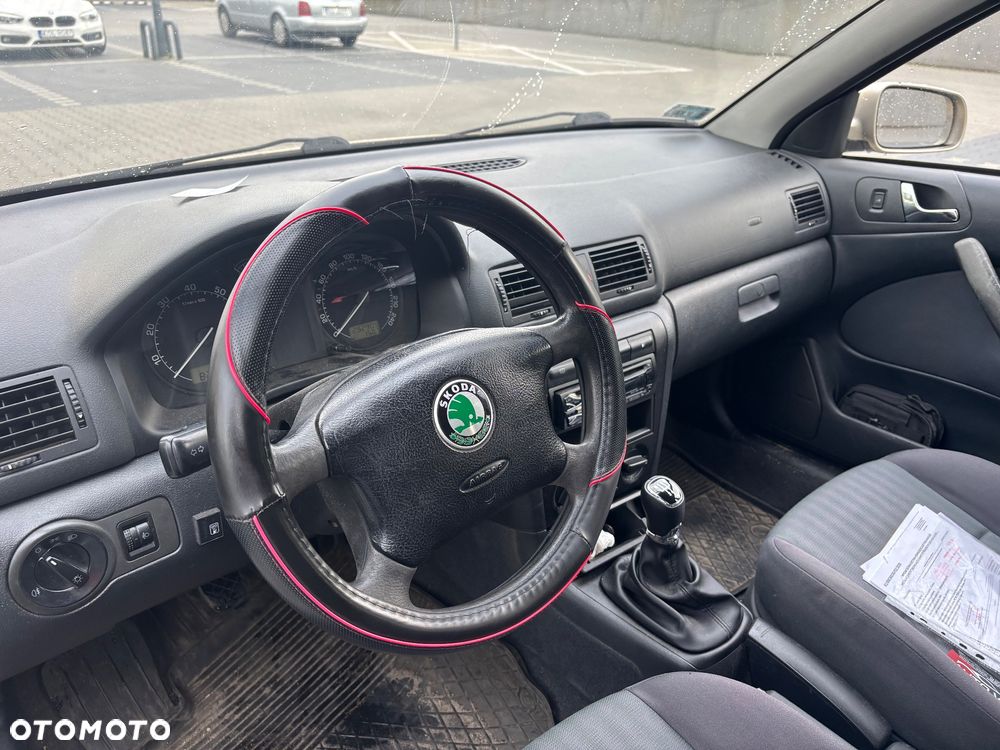 Skoda Octavia 1.6 Tour Plus - 13