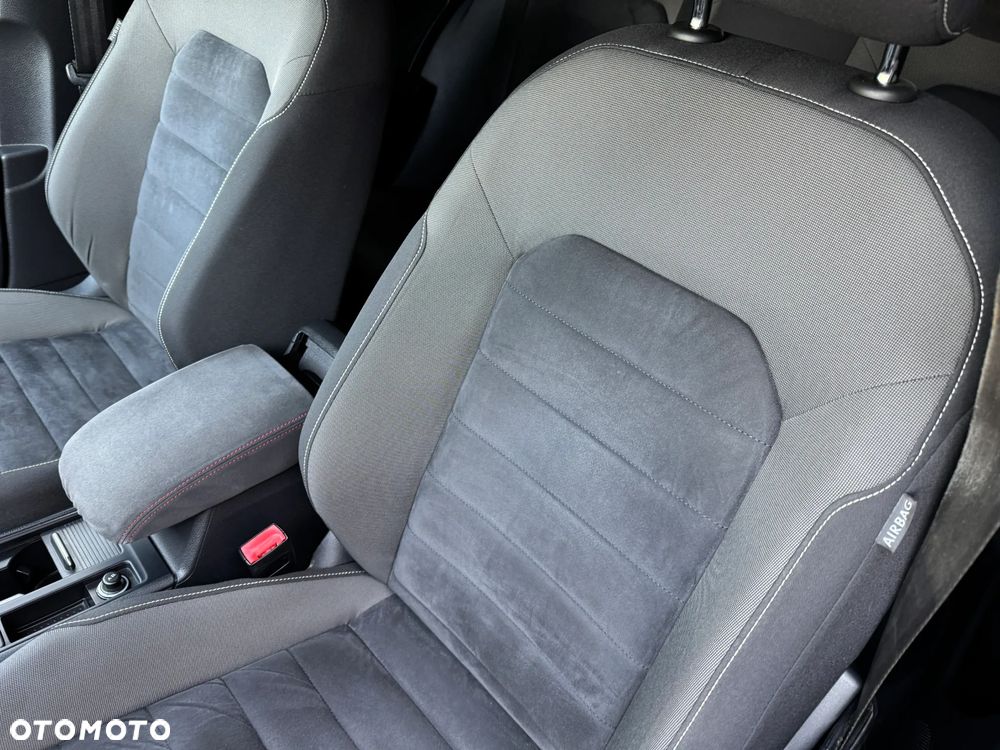 Volkswagen Golf 1.4 TSI BlueMotion Technology DSG Highline - 28