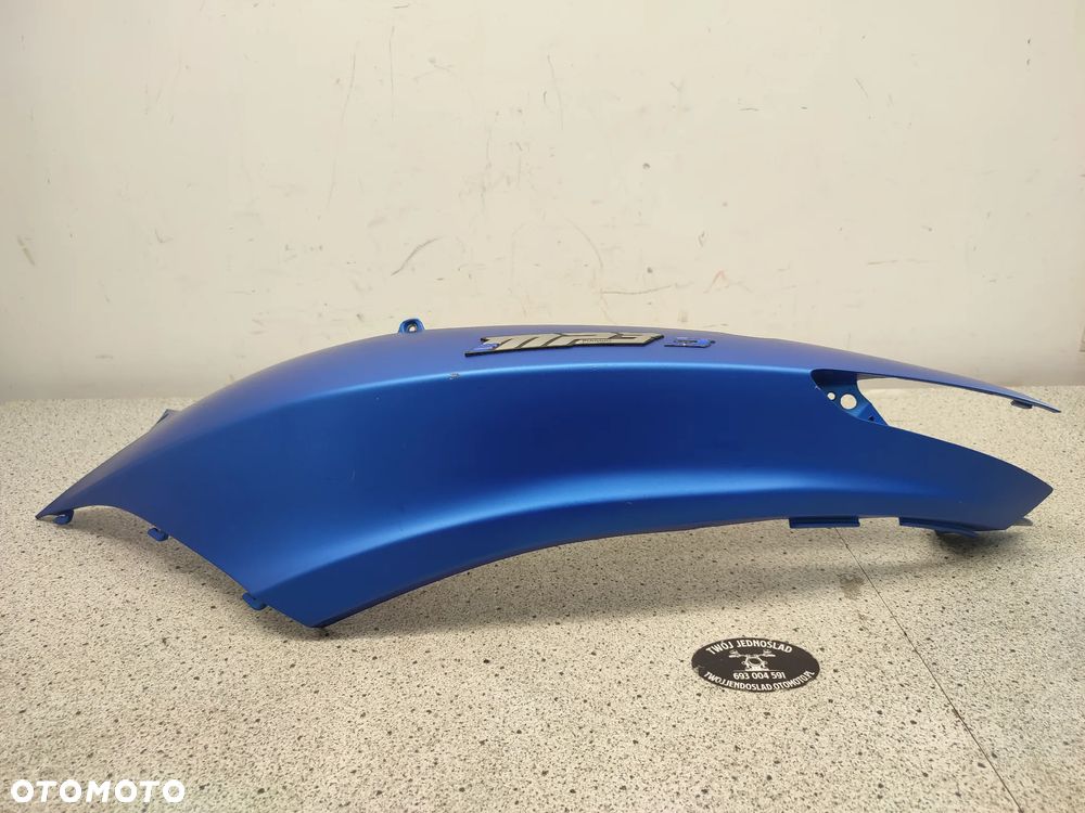 Owiewka, osłona, bok, boczek Piaggio Vespa MP3 MP 3 300 - 2