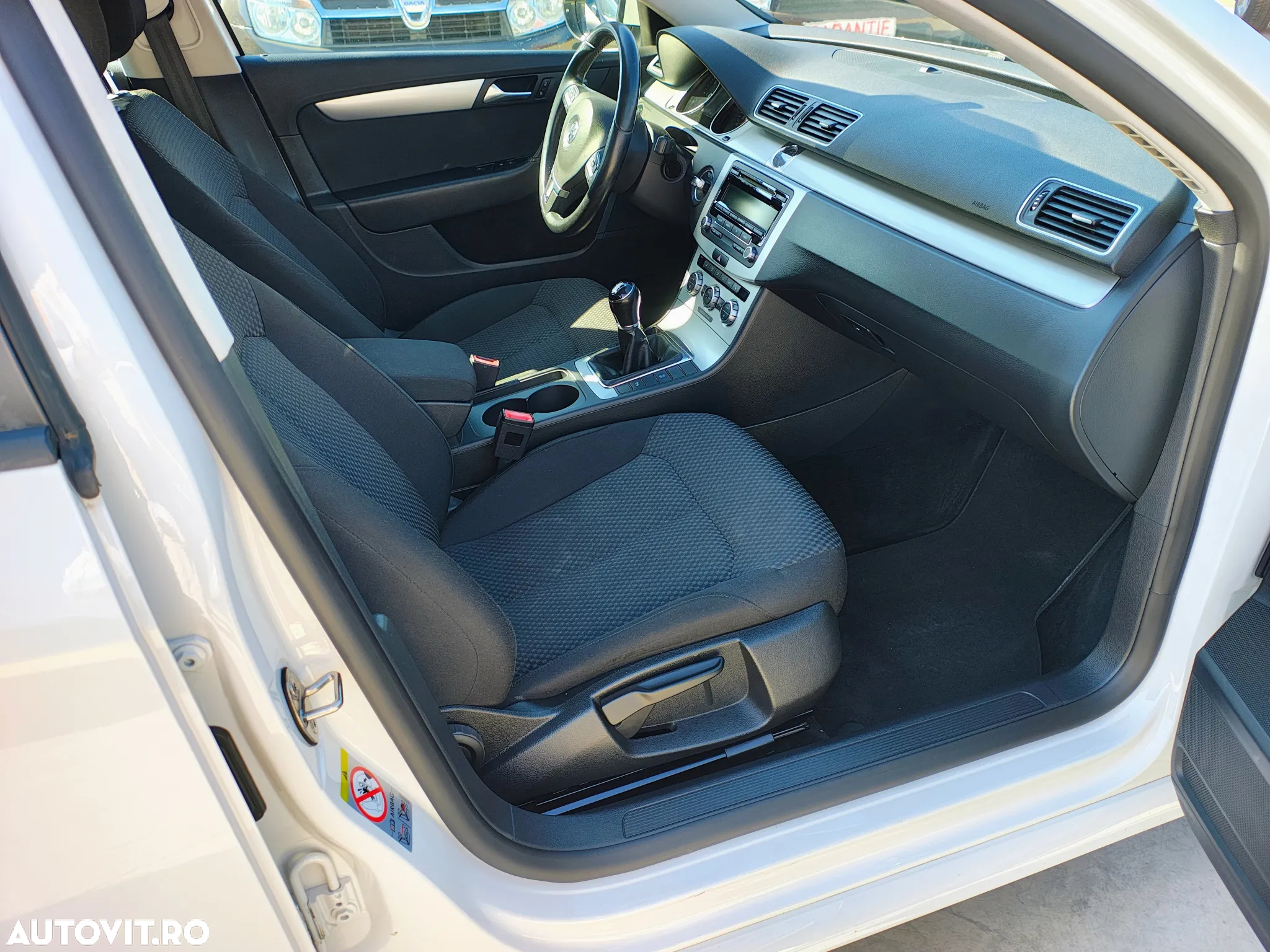 Volkswagen Passat Variant 2.0 Blue TDI SCR Comfortline - 14