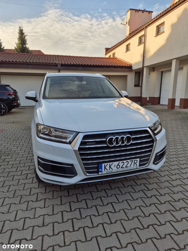 Audi Q7 - 1