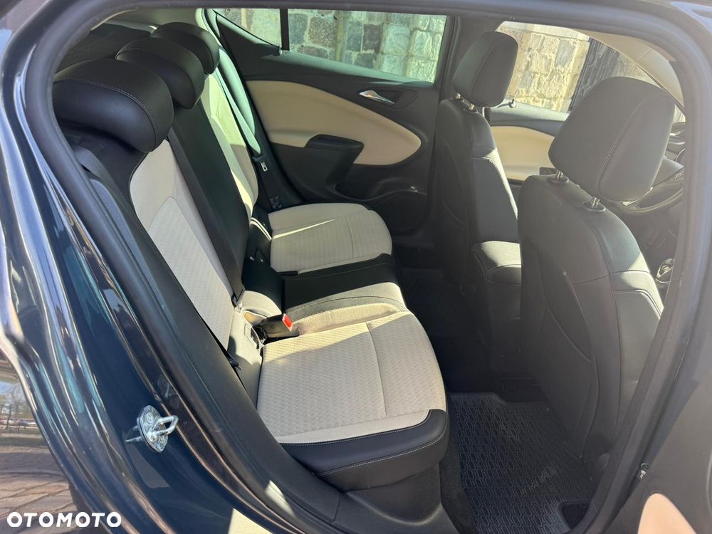 Opel Astra 1.4 Turbo Innovation - 23