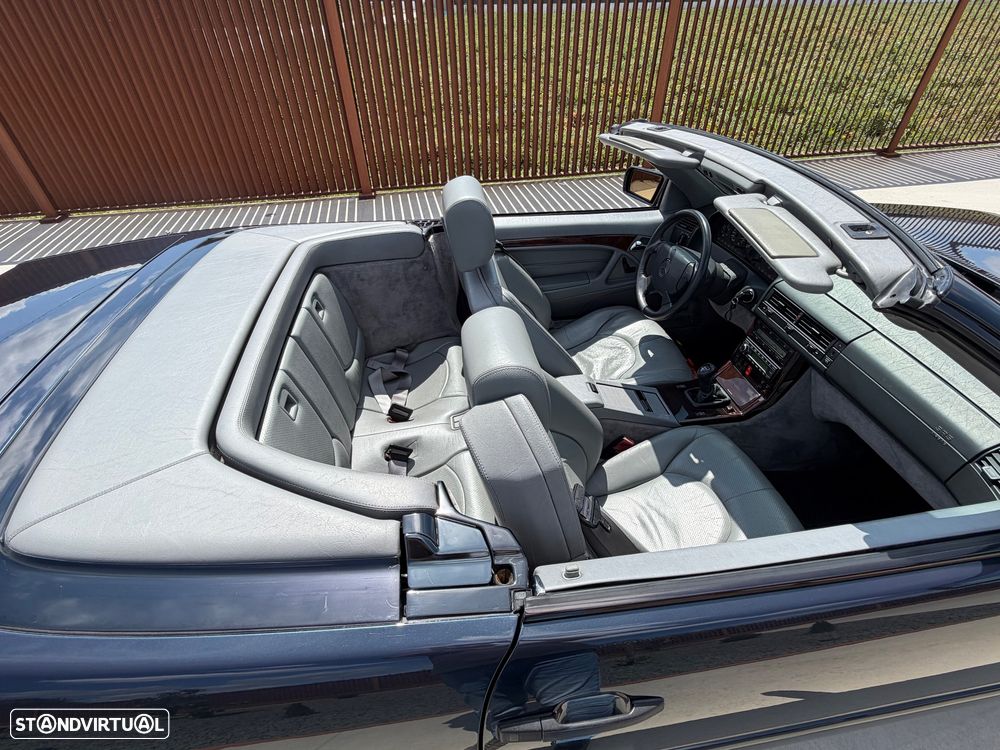 Mercedes-Benz SL 320 - 23