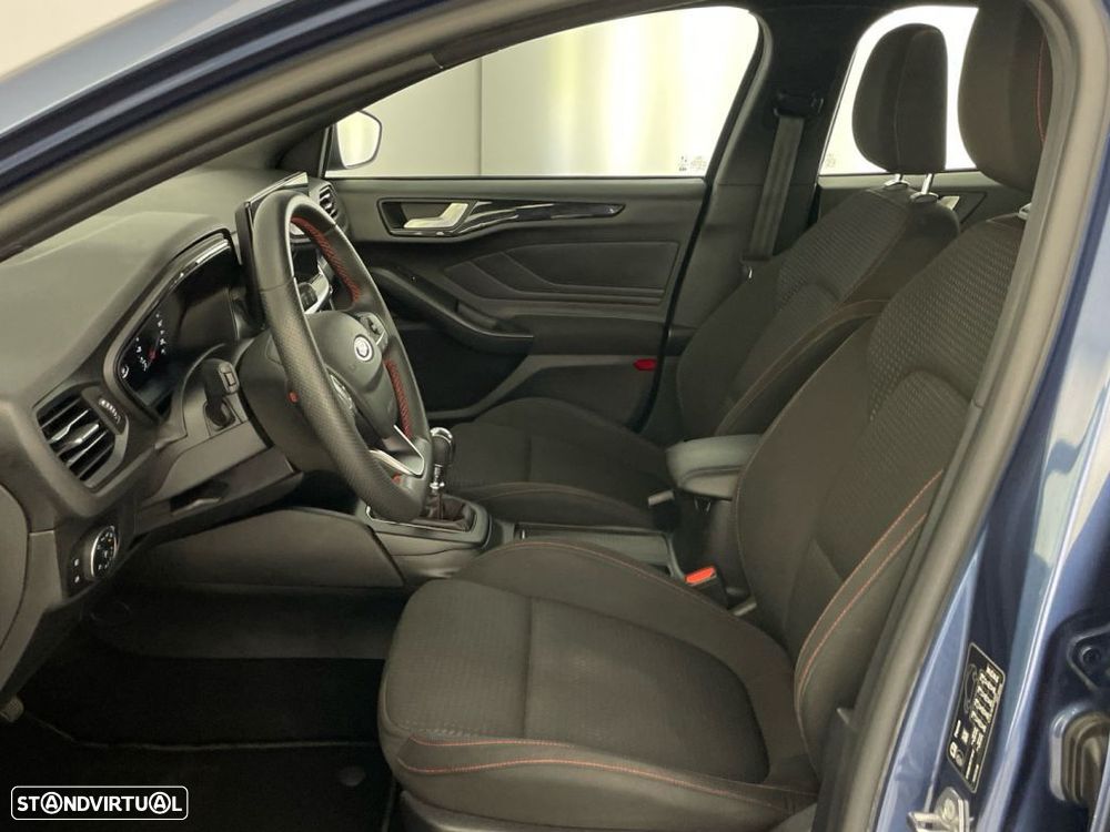 Ford Focus 1.0 EcoBoost MHEV ST-Line - 11