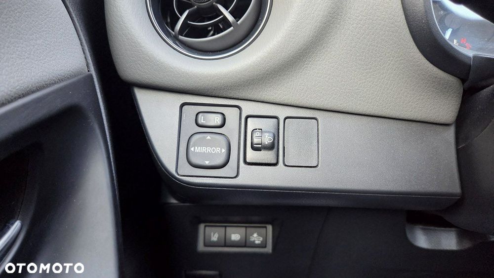 Toyota Yaris - 29