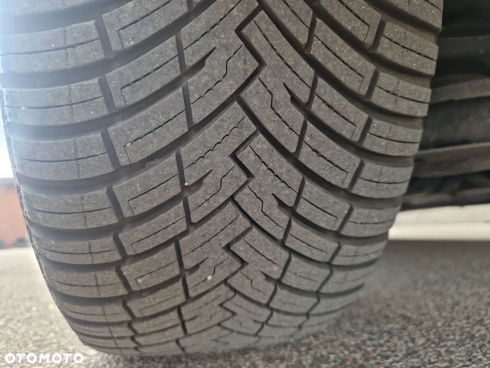 BMW Seria 3 - 36