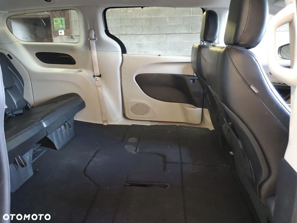 Chrysler Voyager - 12