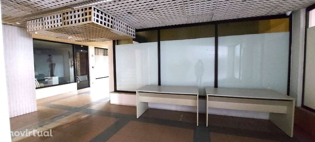 Espaço Comercial no Centro Comercial Académico em Viseu - Grande imagem: 2/20