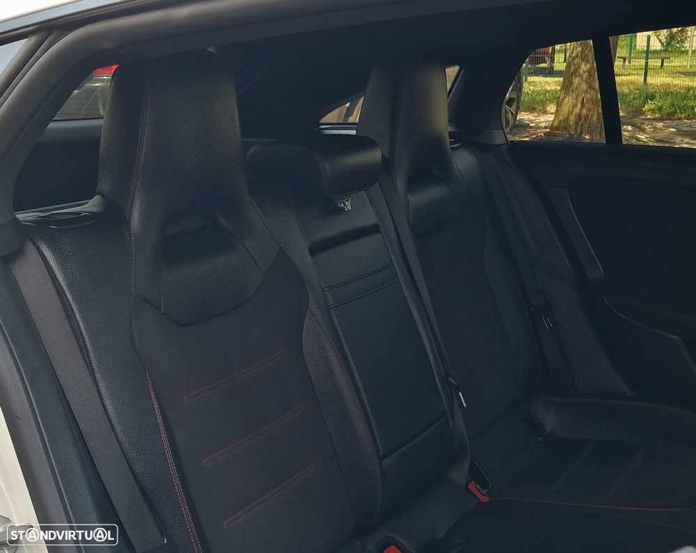 Mercedes-Benz CLA 180 7G-DCT AMG Line Advanced Plus - 17