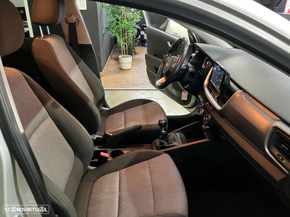 Kia Stonic 1.2 MPi Dynamic - 21