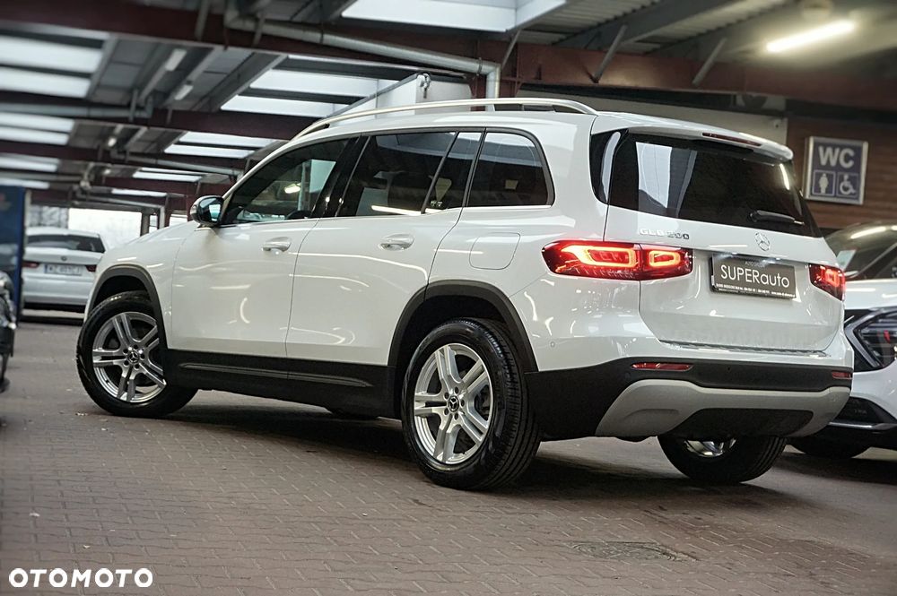 Mercedes-Benz GLB 200 7G-DCT - 8