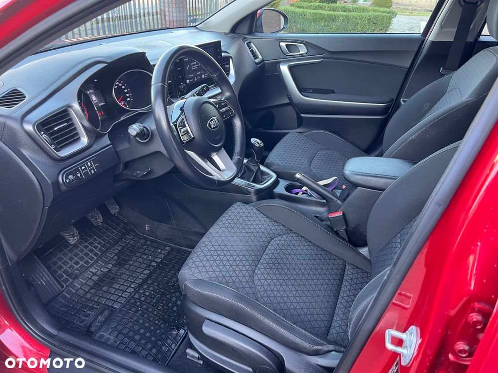 Kia Ceed 1.6 CRDi SCR M - 6