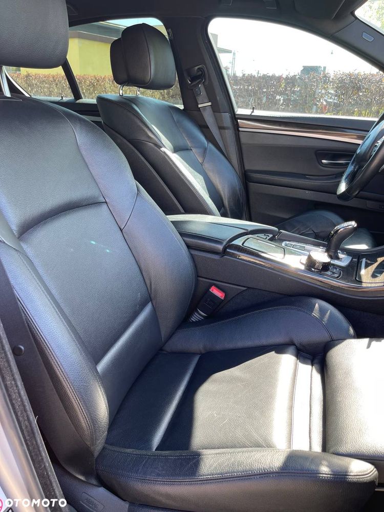 BMW Seria 5 525d xDrive - 9