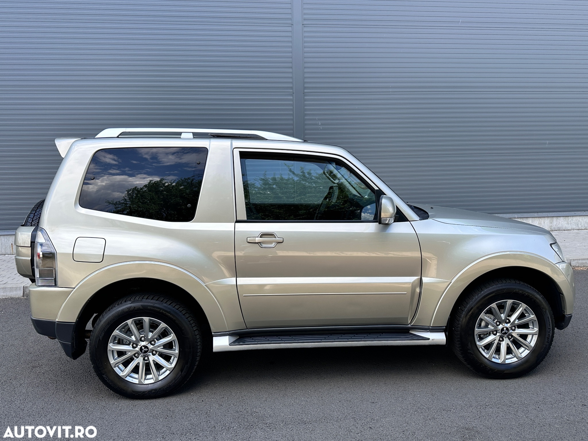 Mitsubishi Pajero 3.2 DI-D Automatik Limited Edition - 18