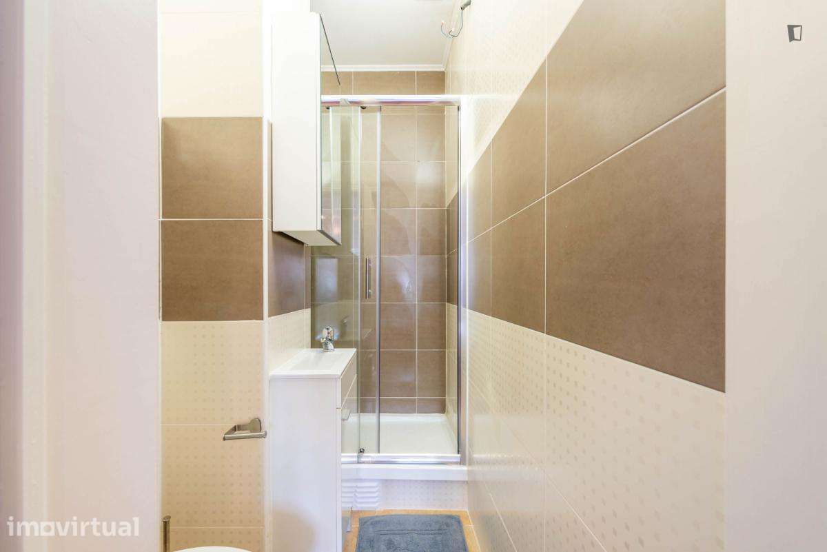 Quarto - localizado em Telheiras Lisbon - Grande imagem: 5/13