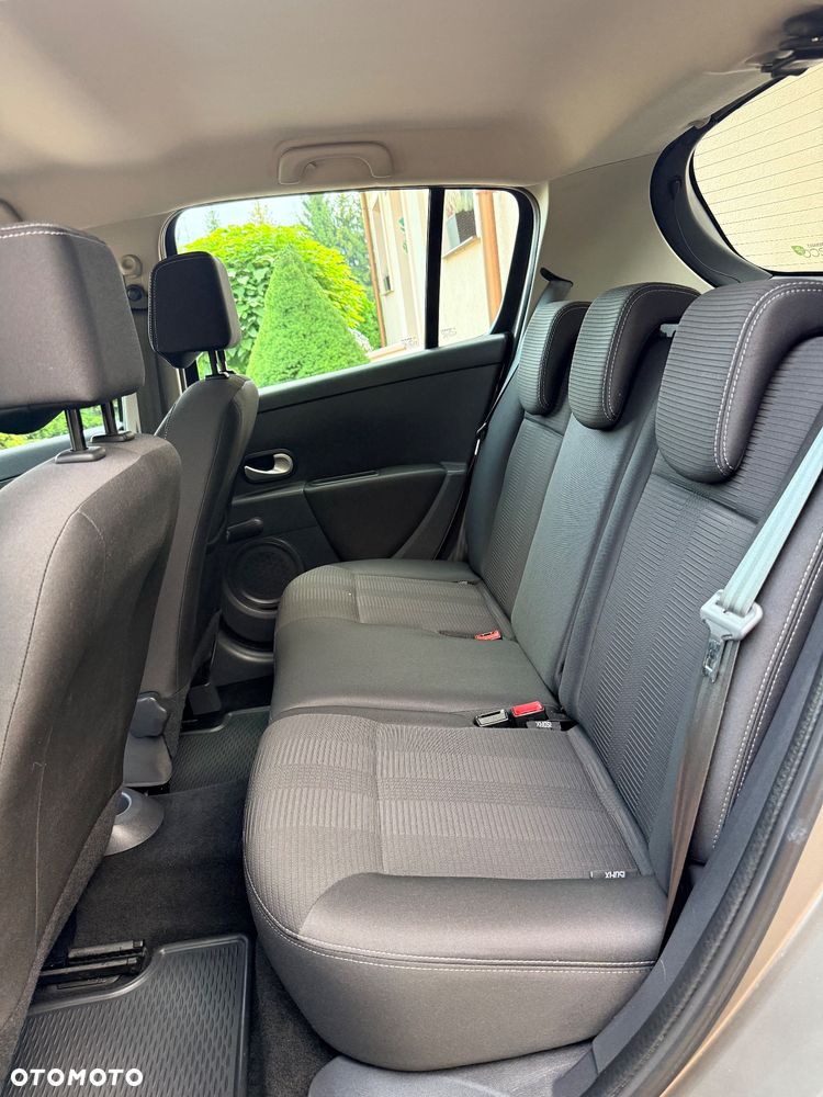 Renault Clio 1.2 16V 75 Dynamique - 24