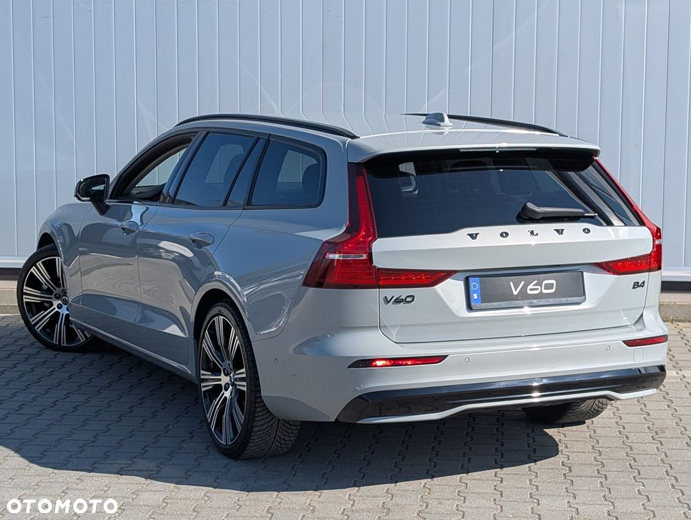 Volvo V60 B4 B DKG Plus Dark - 11