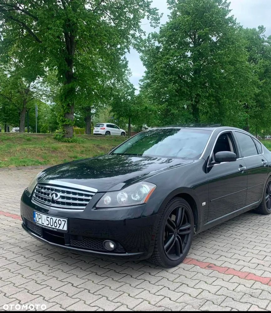 Infiniti M - 1