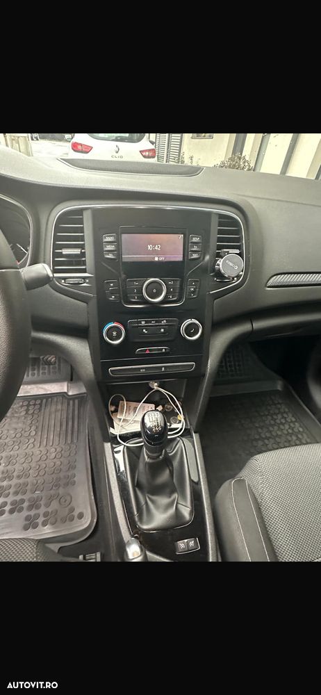 Renault Megane TCe GPF Business - 11