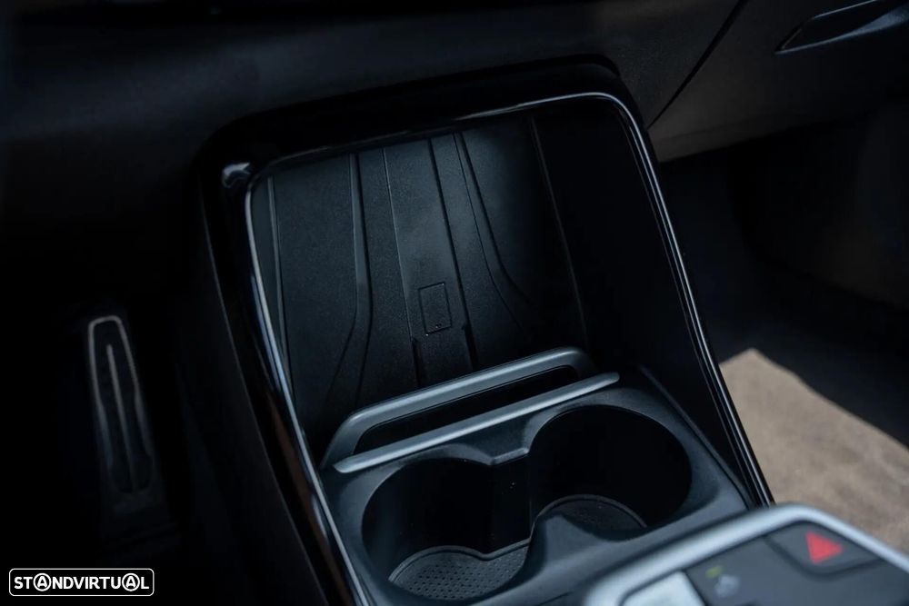 BMW 225xe Active Tourer e xDrive Pack Desportivo M - 25