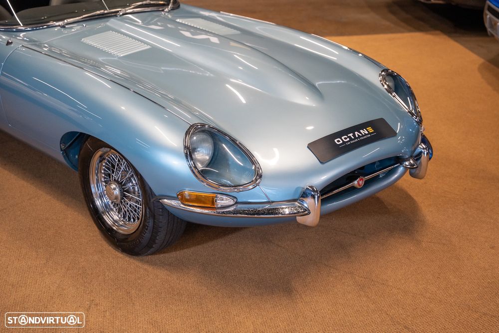 Jaguar E-Type - 7