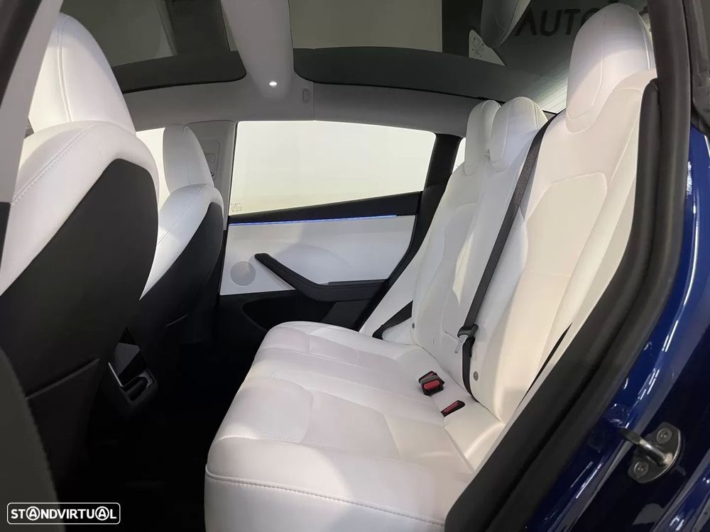 Tesla Model 3 - 16