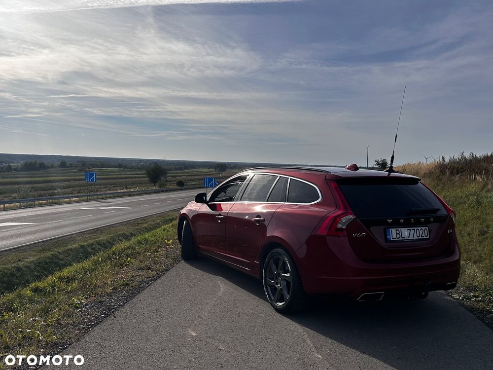 Volvo V60 D4 Drive-E Momentum - 3