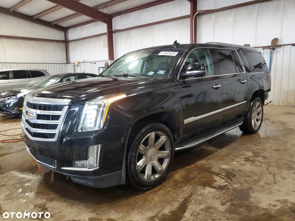 Cadillac Escalade - 2