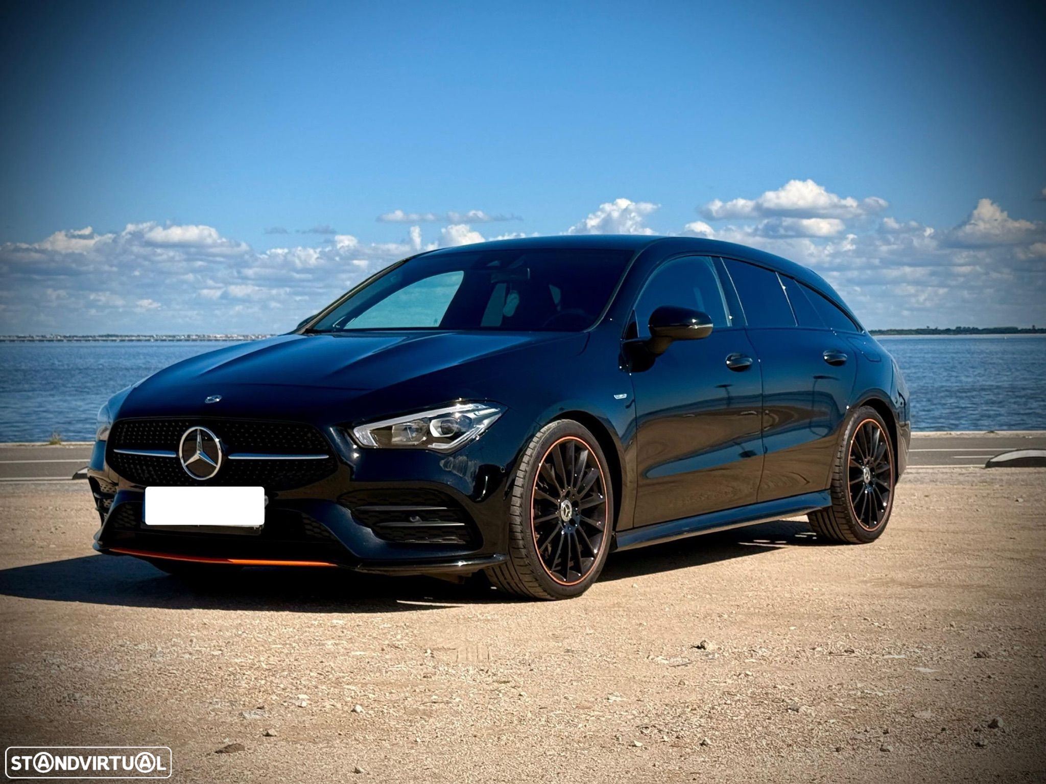 Mercedes-Benz CLA 200 Shooting Brake AMG Line Aut. - 1