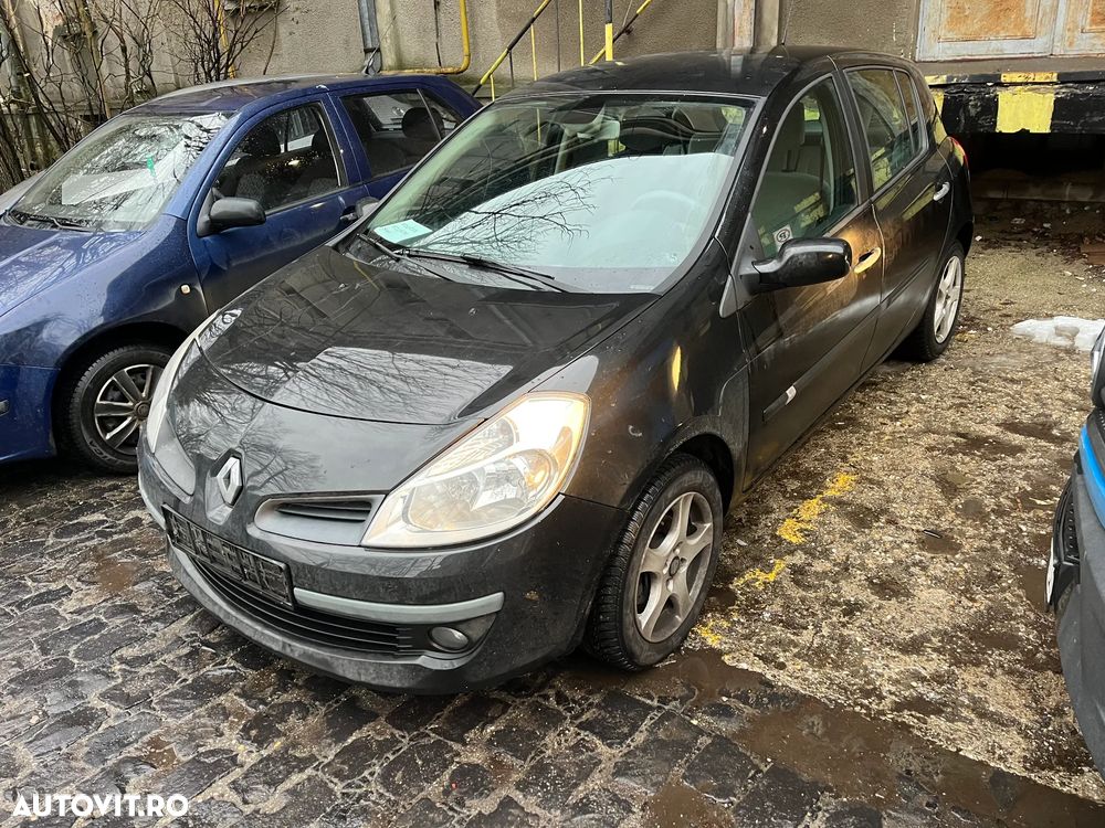 Dezmembrez Renault Clio 3 negru 2007 1,4 benzina 72KW K4J-G7 - 3