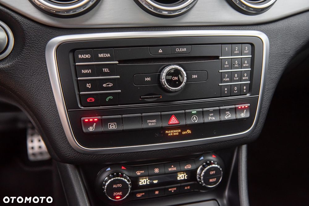 Mercedes-Benz GLA 250 4Matic 7G-DCT AMG Line - 24