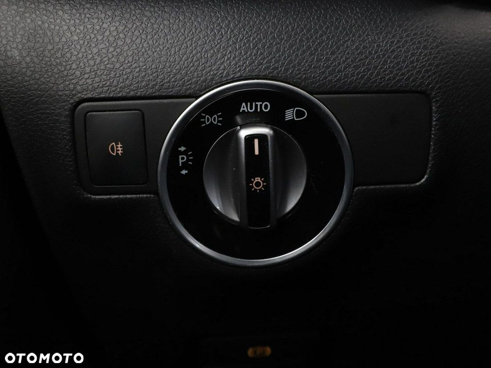 Mercedes-Benz Klasa B 180 (CDI) d 7G-DCT Urban - 34