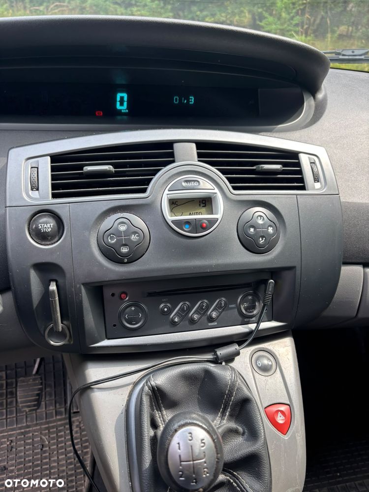 Renault Scenic 1.6 16V Expression - 19