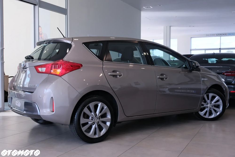 Toyota Auris 1.8 HSD Prestige - 10