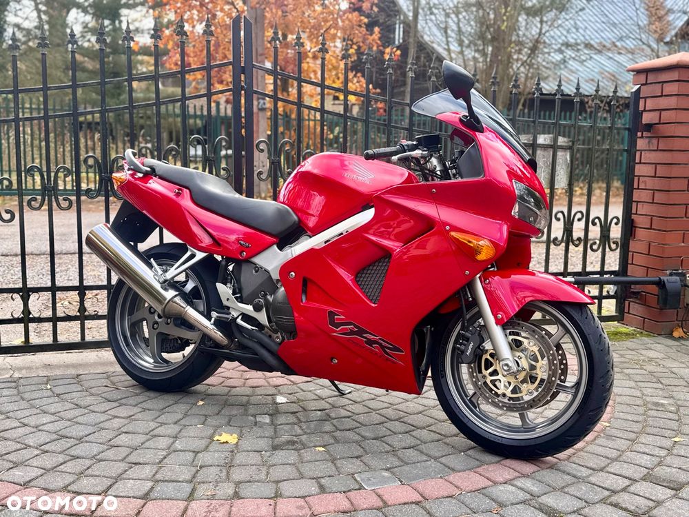 Honda VFR - 2