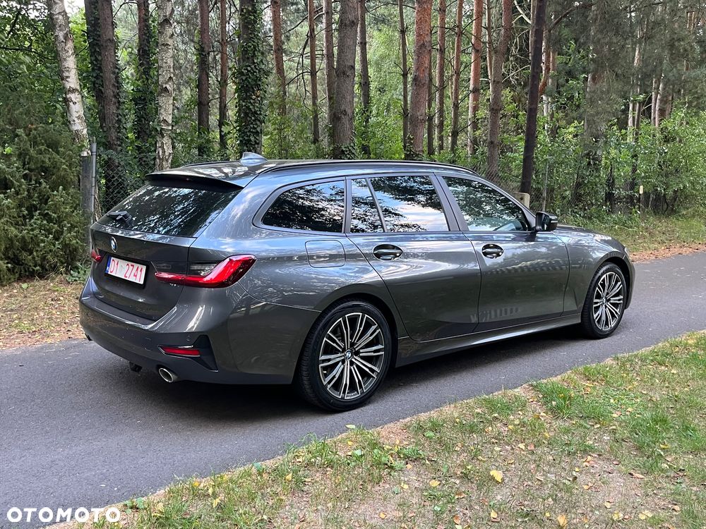 BMW Seria 3 318d Luxury Line - 11