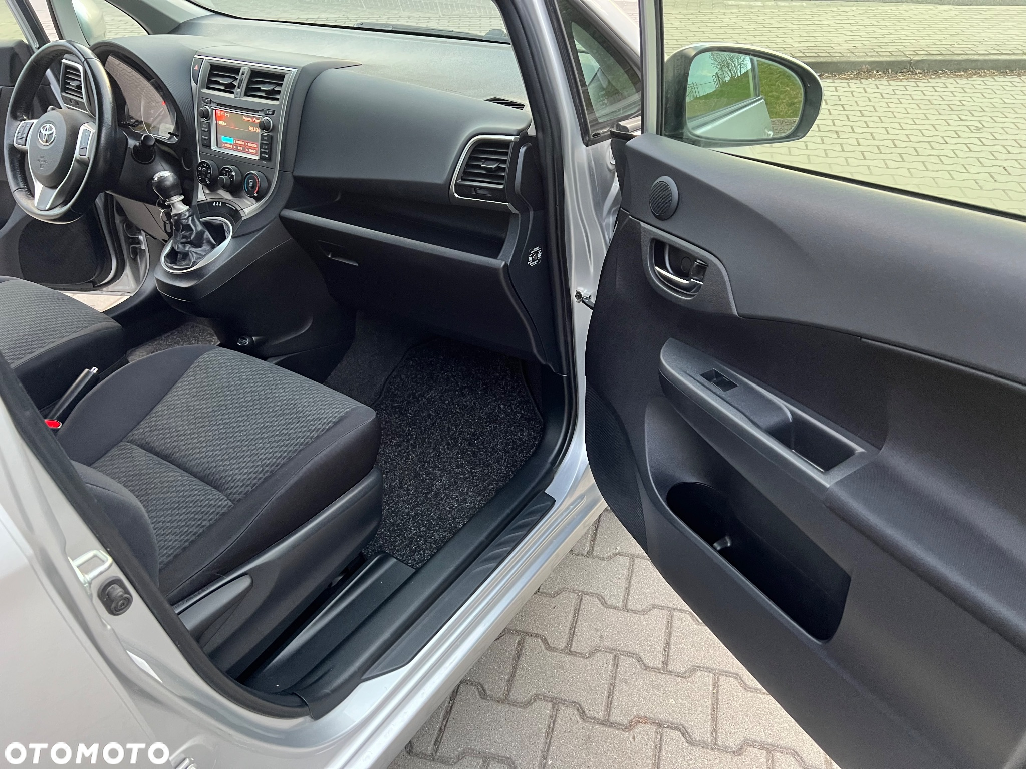 Toyota Verso S 1.33 Premium - 14