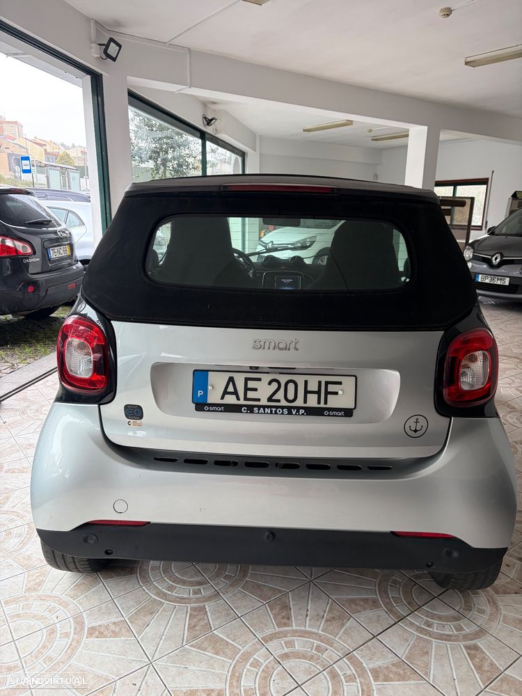 Smart Fortwo Cabrio EQ passion edition nightsky - 4