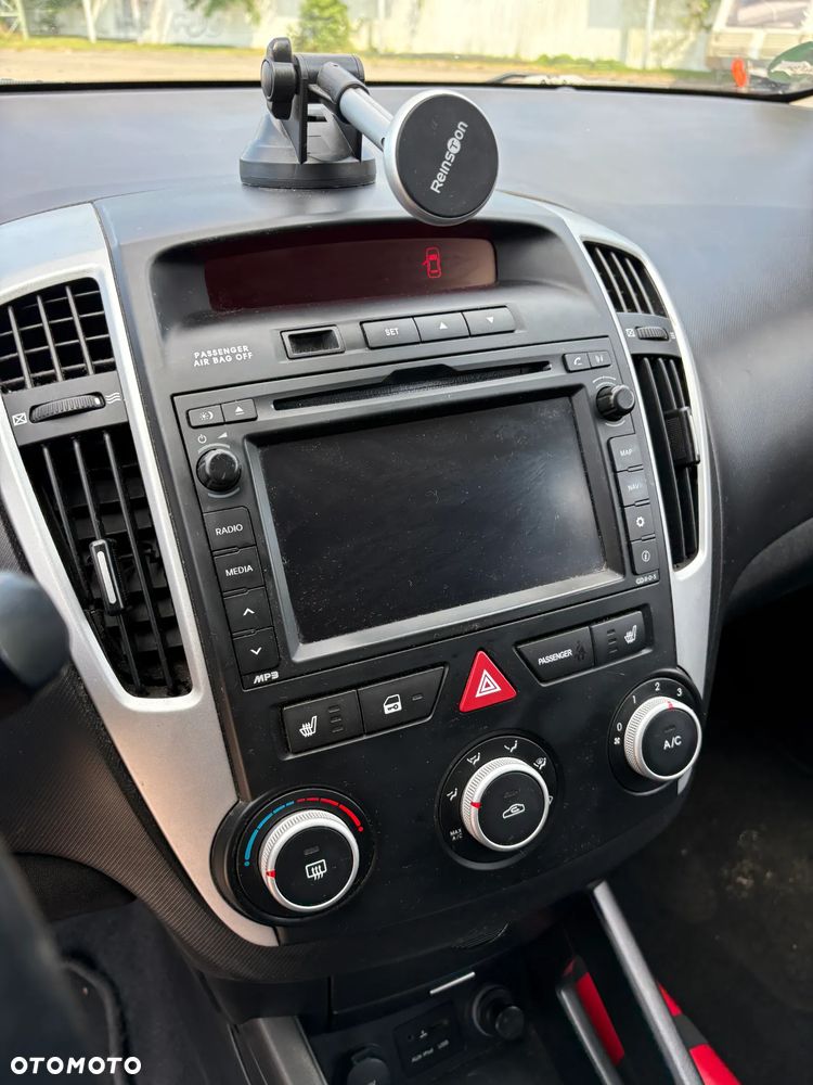 Kia Ceed - 13