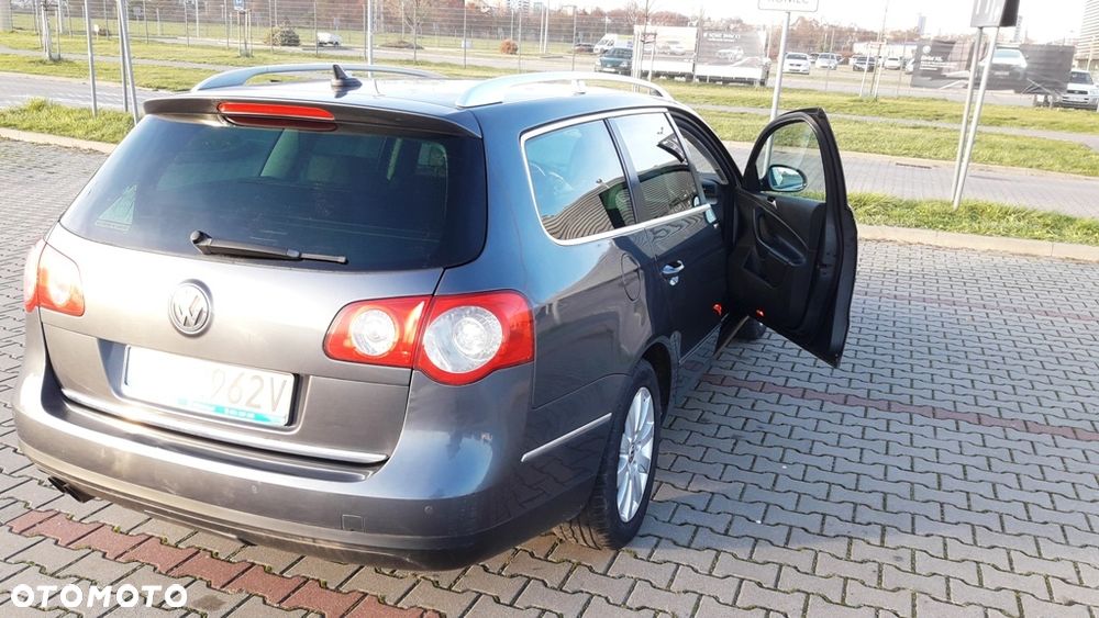 Volkswagen Passat 2.0 TDI DPF Highline - 24