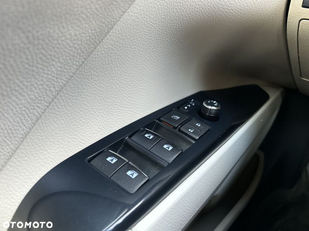 Toyota Camry 2.5 Hybrid Comfort CVT - 23