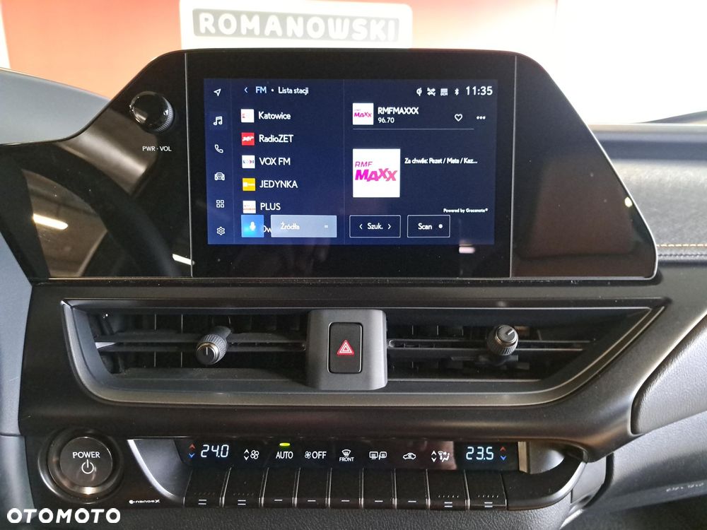 Lexus UX 300h Business - 16