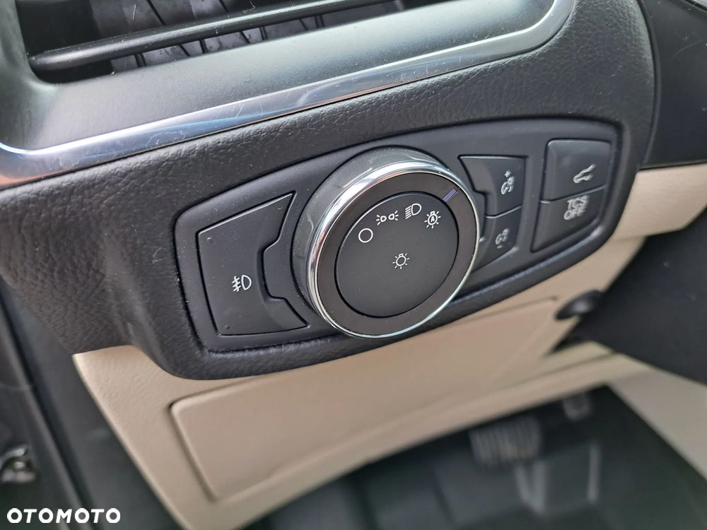 Ford Edge - 16
