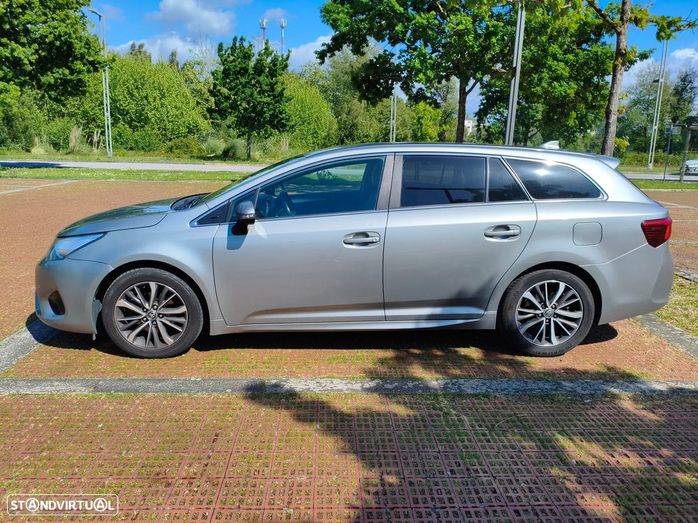 Toyota Avensis SW 2.0 D-4D Luxury+GPS - 2