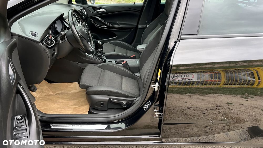 Opel Astra 1.6 CDTI Cosmo - 23