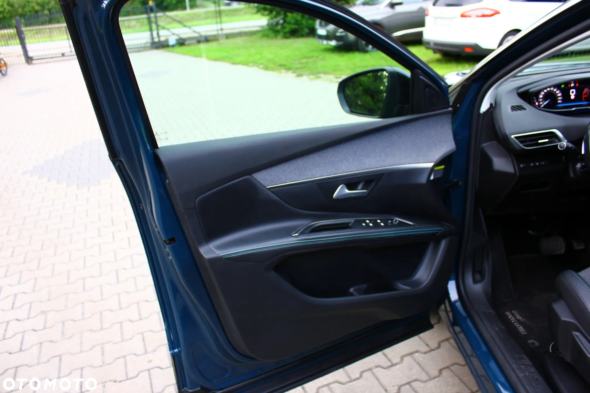 Peugeot 5008 1.5 BlueHDi Allure S&S EAT8 - 30