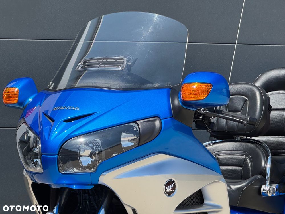 Honda GL - 24